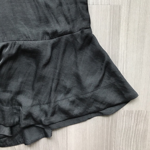 UO silence + noise silky peplum top - Picture 3 of 4